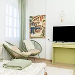 Budai Zoeldoevezet Koezpont, Apartmanhaz, Rendezvenykoezpont Es Etterem